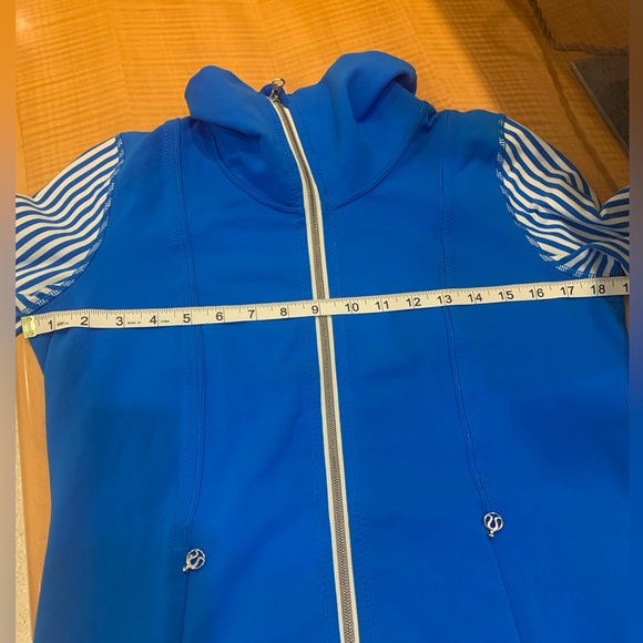 🌸 Lululemon Blue Workout Jacket 🌸 - Picture 6 of 9